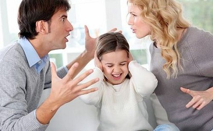 父母的坏情绪会让孩子产生攻击性？