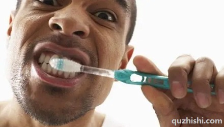 刷牙刷不干净的男生会变「不行」吗？