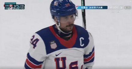 为啥冰球赛场边上总有一个牙科诊室？