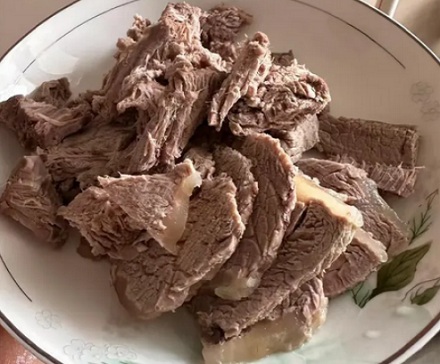 为啥炖肉有时越炖越烂，有时越炖越柴？