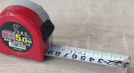 为什么卷尺的尺钩总是松松垮垮的？