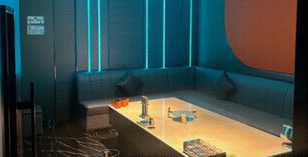 KTV 里的桌子为什么都那么矮，不是很容易被人踩吗？