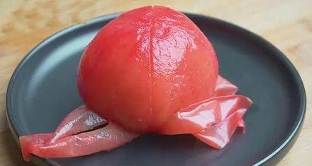 如何快速给西红柿去皮？