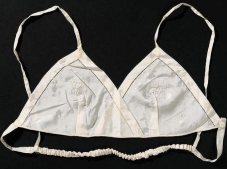 世界上第一个胸罩是用手帕制成的