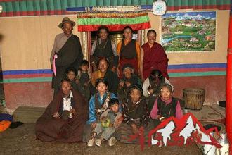 藏族至今保留着一妻多夫这种制度