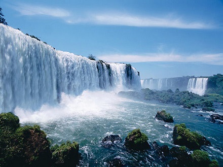 世界上最宽的瀑布伊瓜苏瀑布（4000米宽）