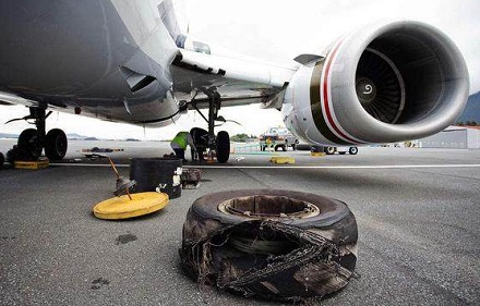 飞机轮胎充什么气体？