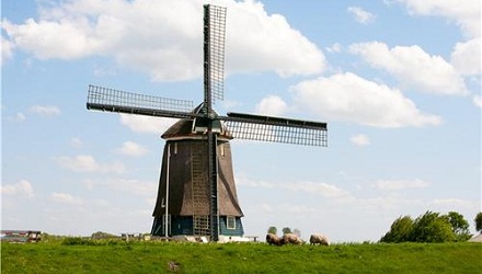 为啥把Netherlands翻译成荷兰？