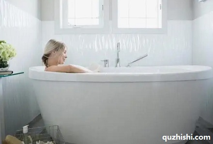 为什么法国人喜欢早上洗澡？